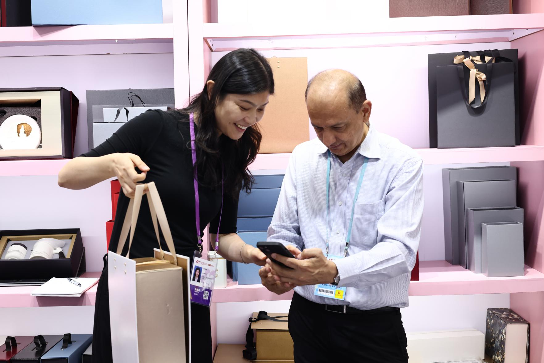 “礼”遇世界 “袋”动商机.png